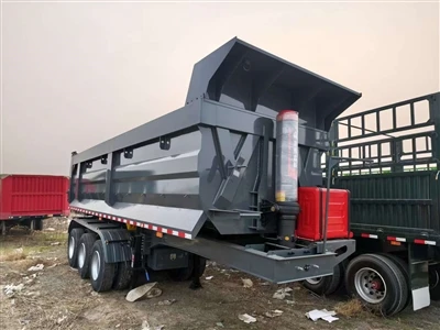 Jamaicansk kunde besøkte og kjøpte 3 Axle Dump Semi Trailer